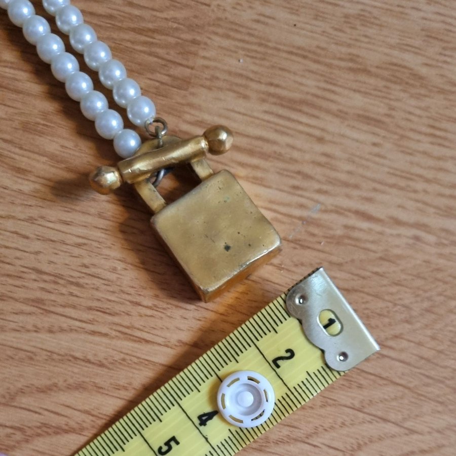 Pearled Key-lock Necklace