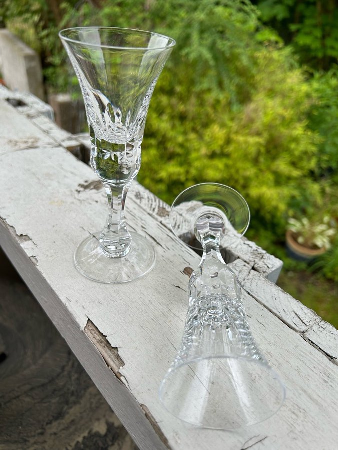 Kosta Boda- design- Göran Wärff-snapsglas-”Prince”- kristall