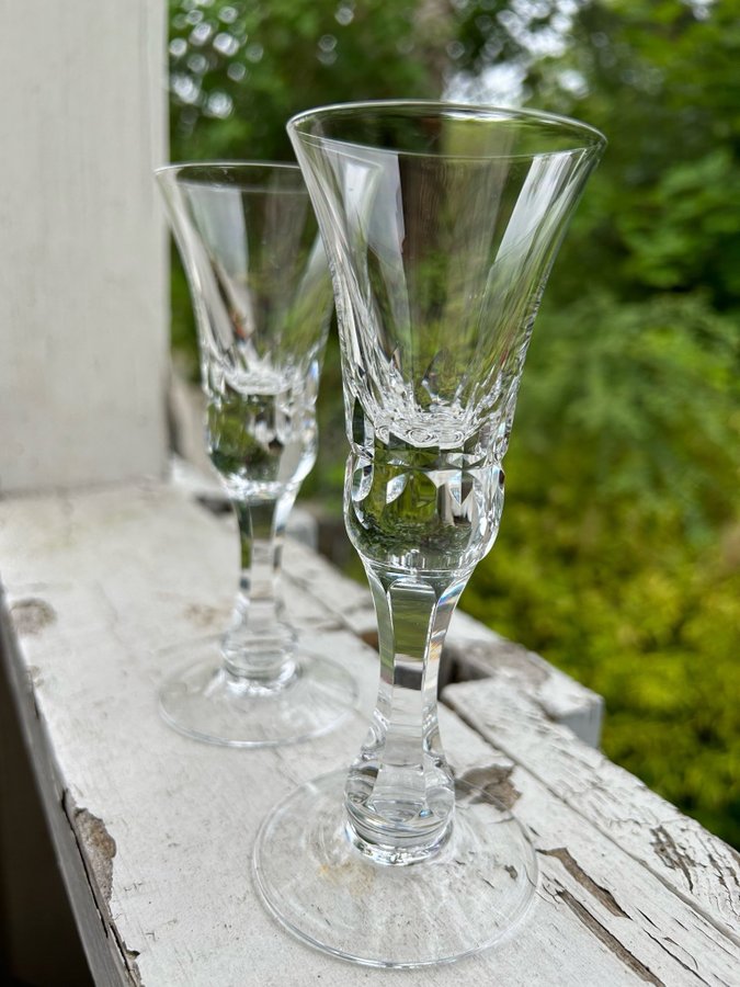 Kosta Boda- design- Göran Wärff-snapsglas-”Prince”- kristall