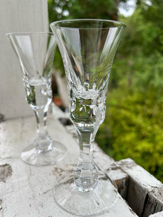 Kosta Boda- design- Göran Wärff-snapsglas-”Prince”- kristall