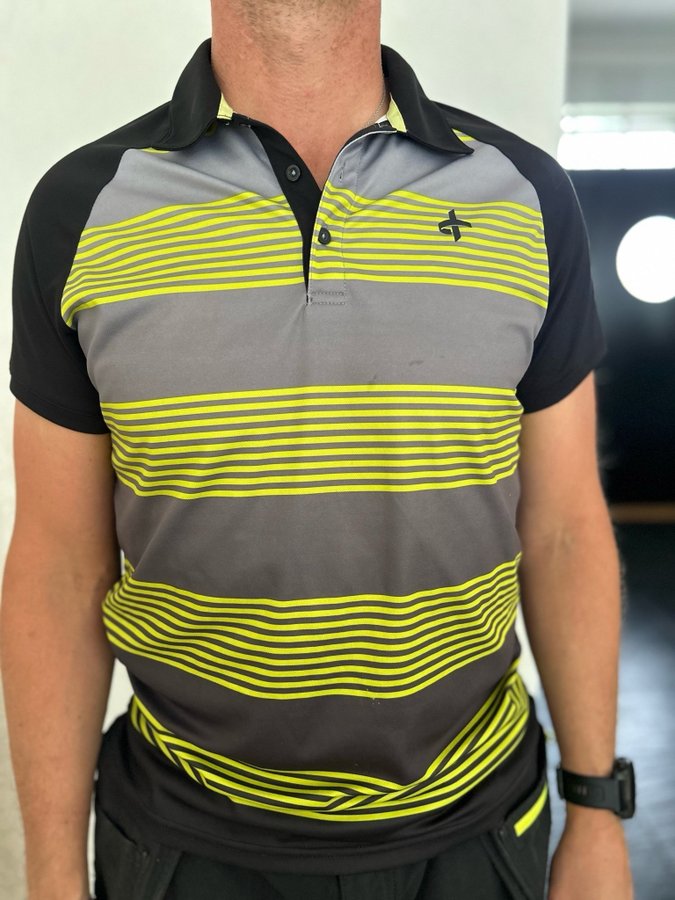 Cross Sportswear svart grå gul piké golf tröja  storlek M