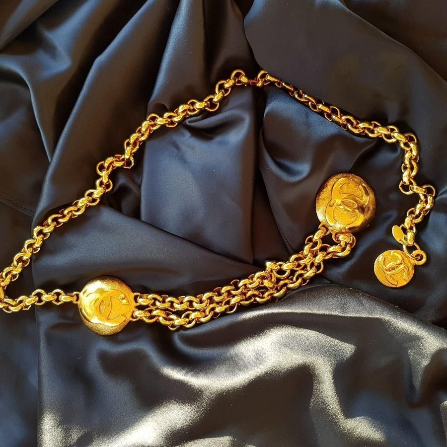 Vintage gold Chanel cc chain belt 80cm very heavy in weight