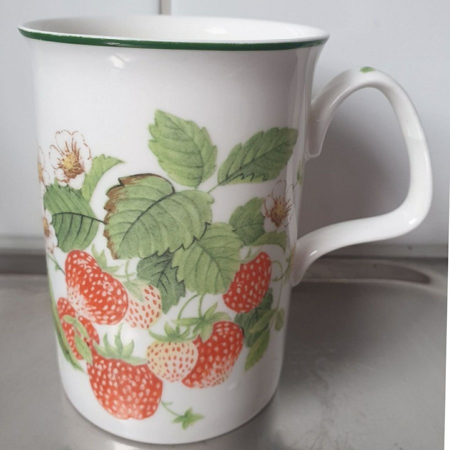 Mugg Roy Kirkham 1990 Strawberry Fruit garden collection Roses bone china Englan