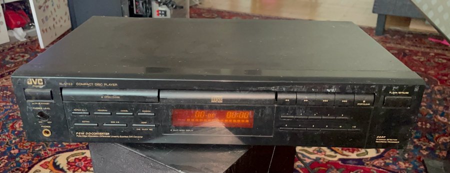 JVC XL-V152 Stereo Compact Disc Player (1991)