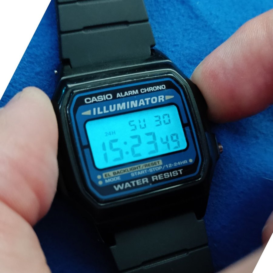 Casio Alarm Chrono Digital Klocka