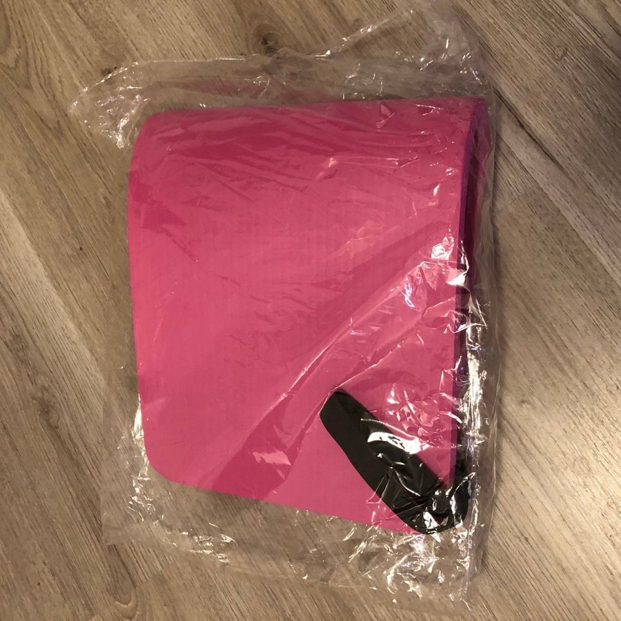 Yogamatta liten rosa oanvänd