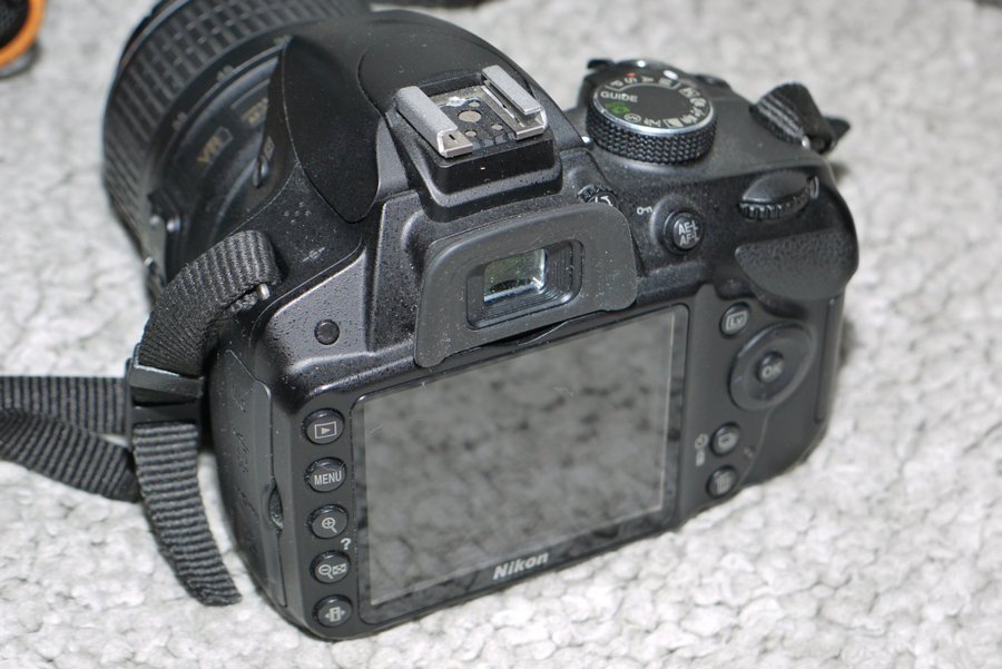 Nikon D3200 + Nikon 18-55mm+Nikon WU-1a