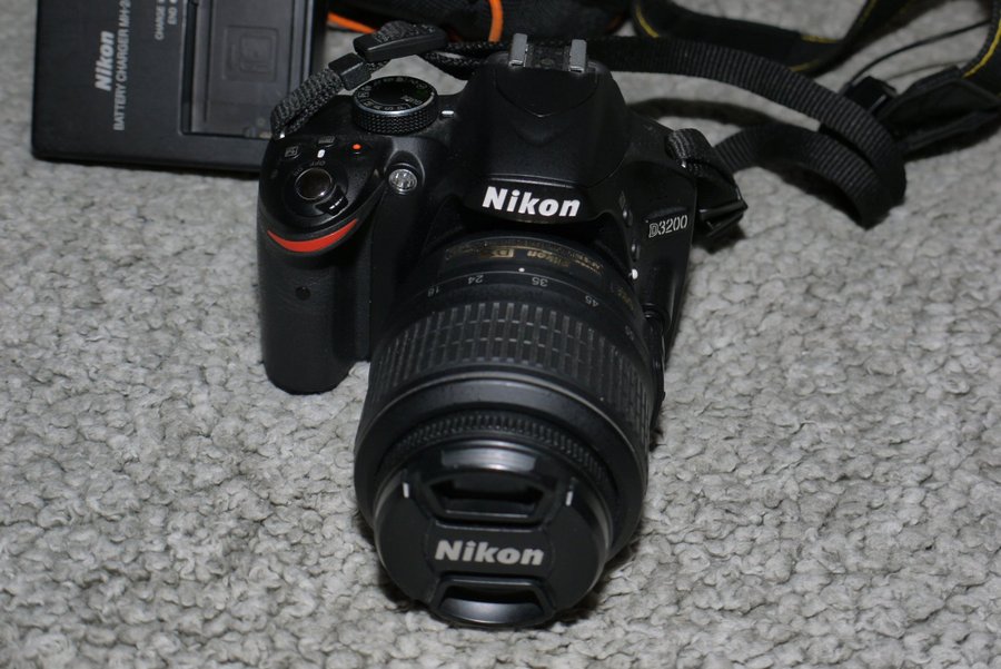 Nikon D3200 + Nikon 18-55mm+Nikon WU-1a