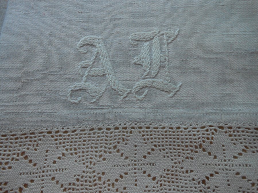 NYTT/2 örngott/handvävd oblekt linne /monogram/64x56cm stora