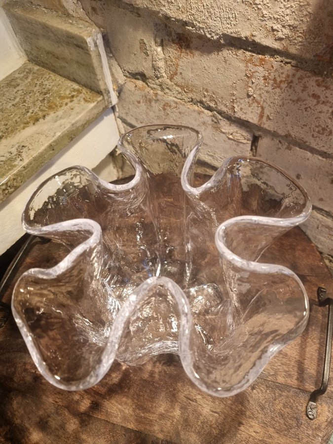 Stor TULPANVAS glas Muurla Finland Ca 20 cm hög och 30 cm i diameter