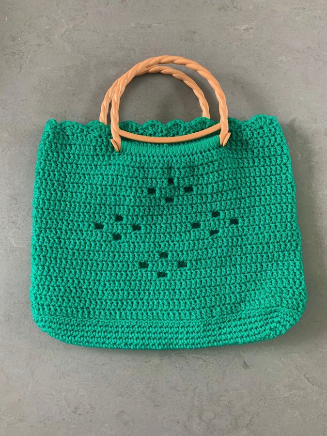 Vintage 70-tal väska virkad trä handtag grön plast shopping tote boho korg