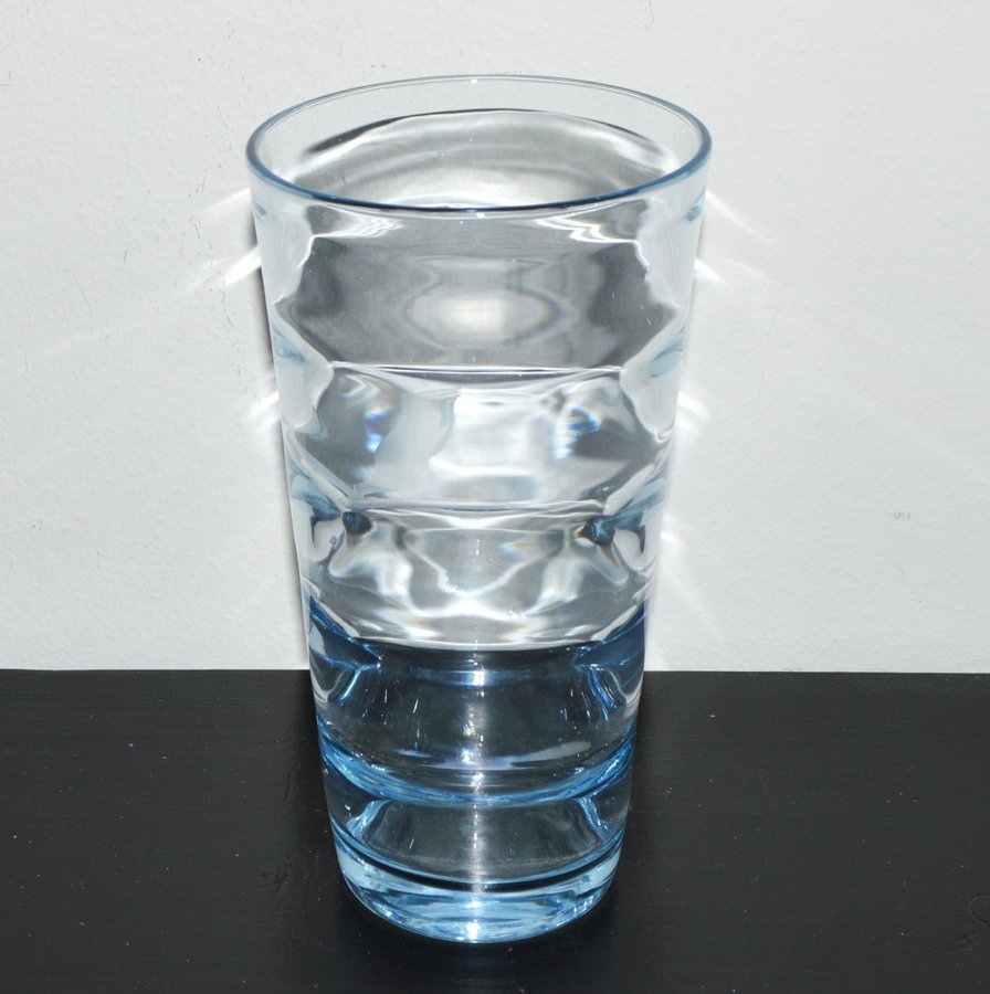 GAMMAL BLÅTONAD MUNBLÅST GLASVAS SLIPAD DEKOR SVAN - VAS GLAS VINTAGE RETRO