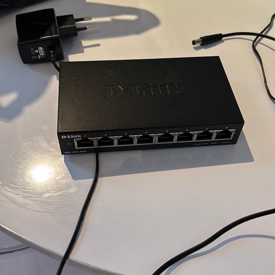 D-Link 8-Port Gigabit Ethernet Switch