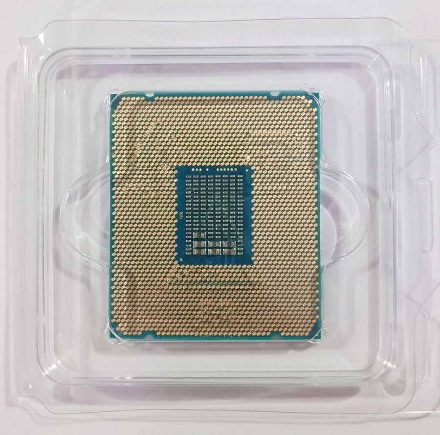 Intel Xeon E5-2695 v4 - 18 Kärnor 36 Trådar 2011-3 X99