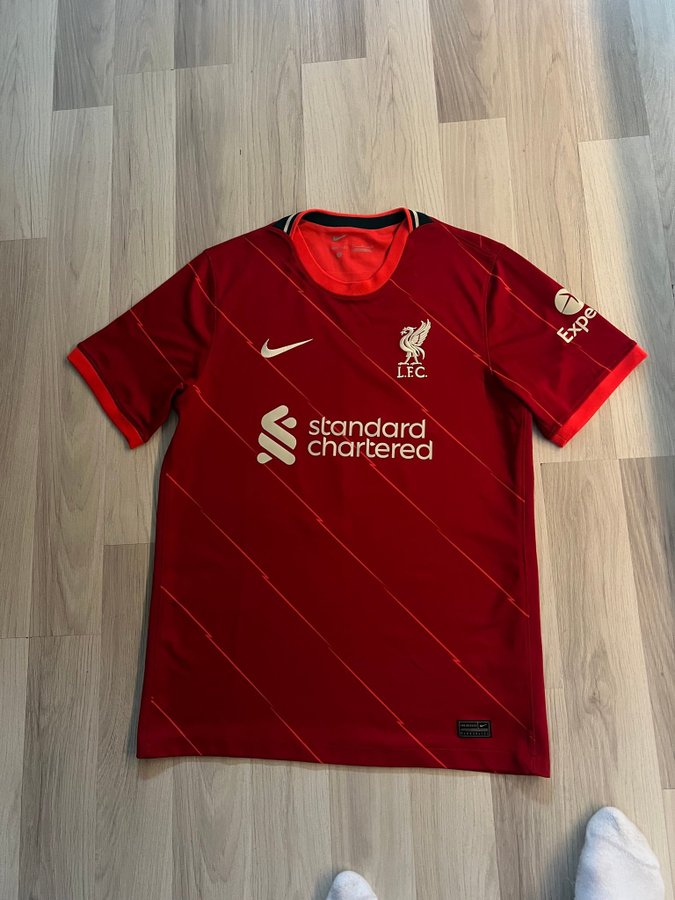 Liverpool tröja 21/22 storlek M (Äkta)