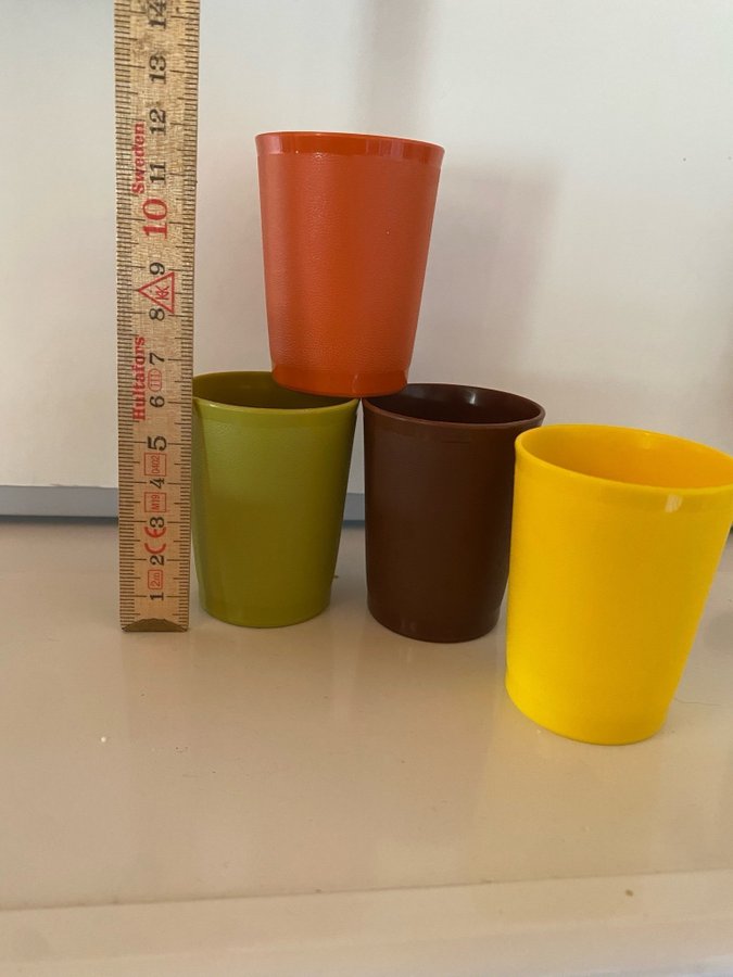 4 st Tupperware plast muggar 70 tal snaps RETRO