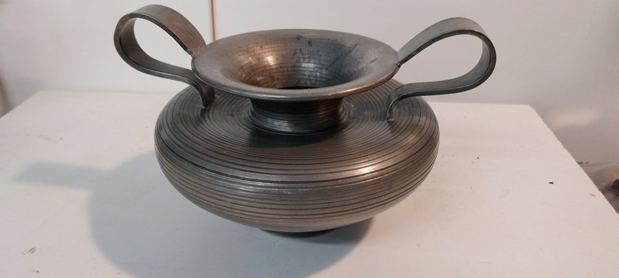 Vas urna norskt tenn Gunnar Havstad Norge norsk design art deco