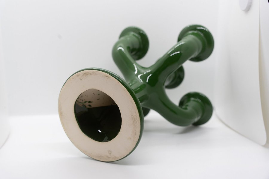 Femarmad grön ljusstake från Guldkroken Retro inredning vintage kandelaber