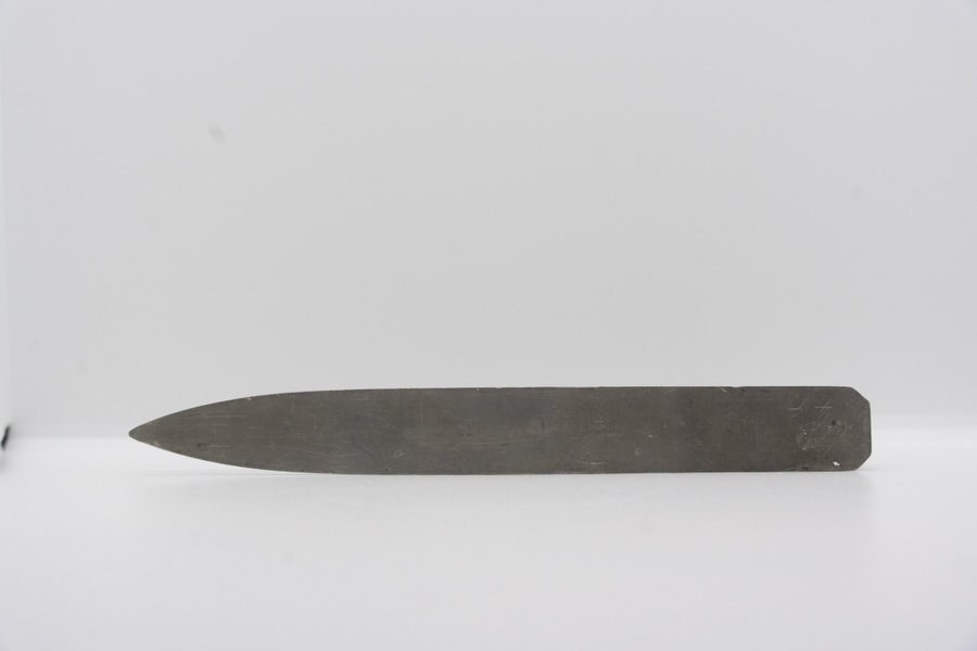 Brevkniv brevsprätt inredning jugend art deco vintage naken kvinna antik ?