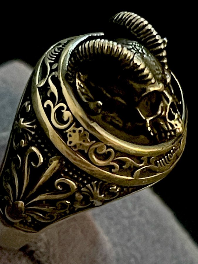 silverring i äkta silver Devil skalle ring  fina detaljer stämplat 925