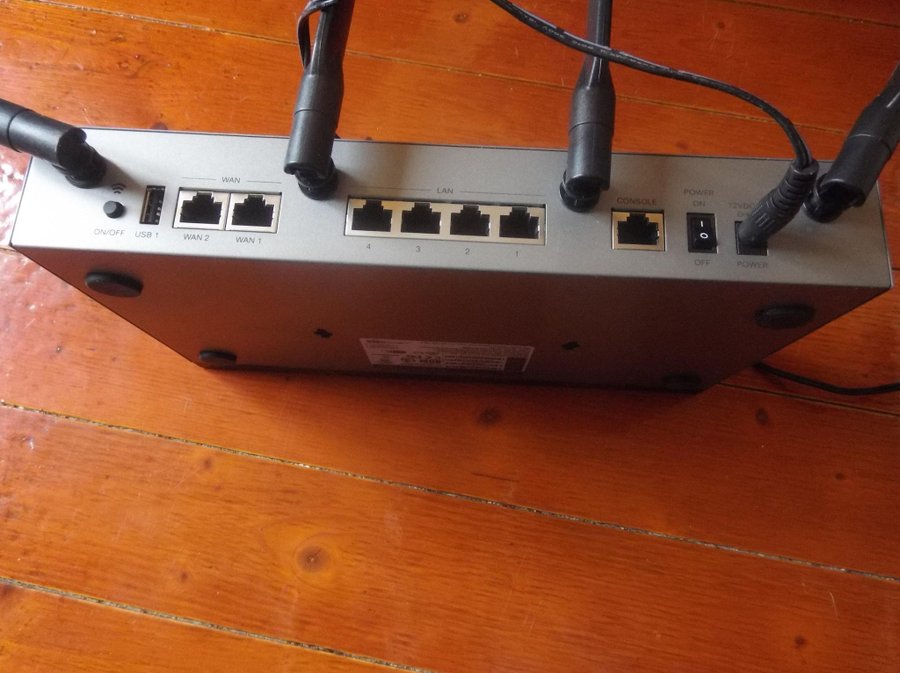 Cisco RV340W Trådlös VPN-router med gigabit-Ethernet Normalt bruksskick