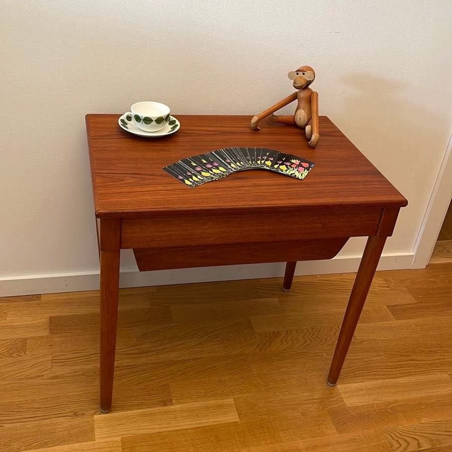 Vintage Teak Bord/Sängbord 1960-tal Made in Sweden