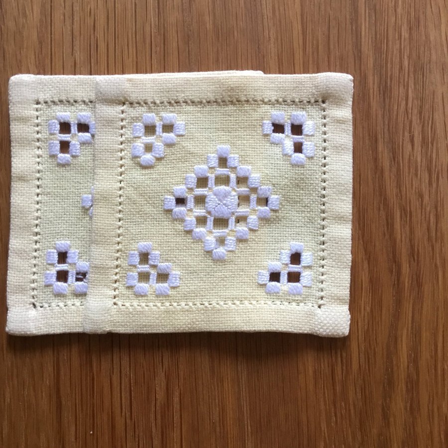 Dukar Broderade Hardanger 2 stycken Äldre