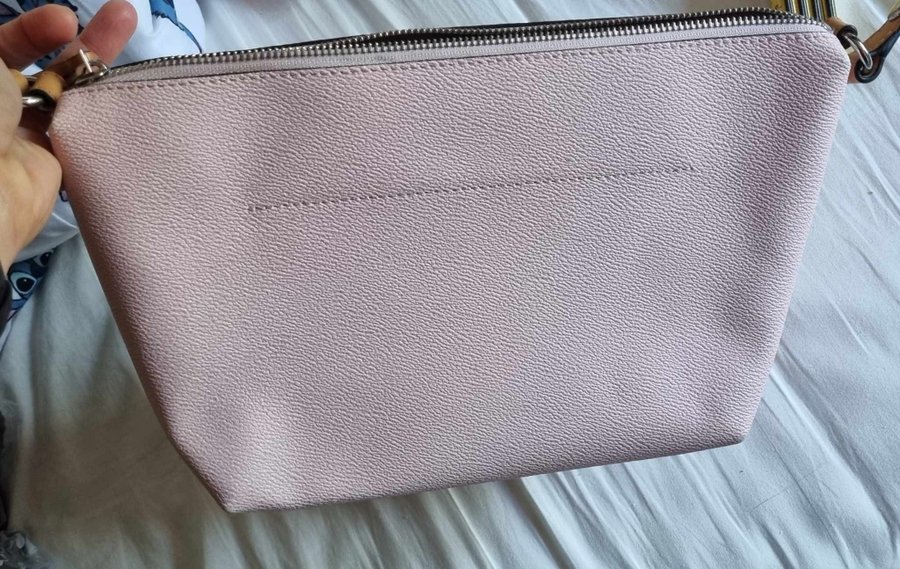 GANNI Coated Canvas A3171 taske skuldertaske i rosa så smuk!