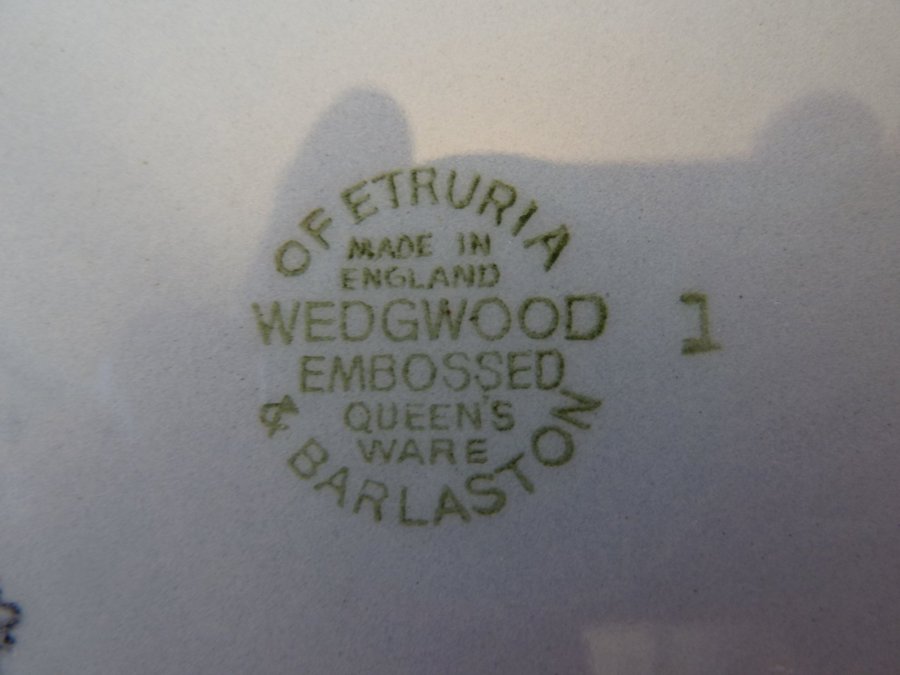 WEDGWOOD ENGLAND - Of Etruia  Barlaston Queensware Bowl - Serveringsskål