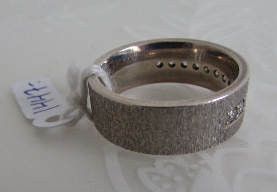 Ny ring 17 mm Schalins silverring Cubik zirkonia äkta silver bling tags