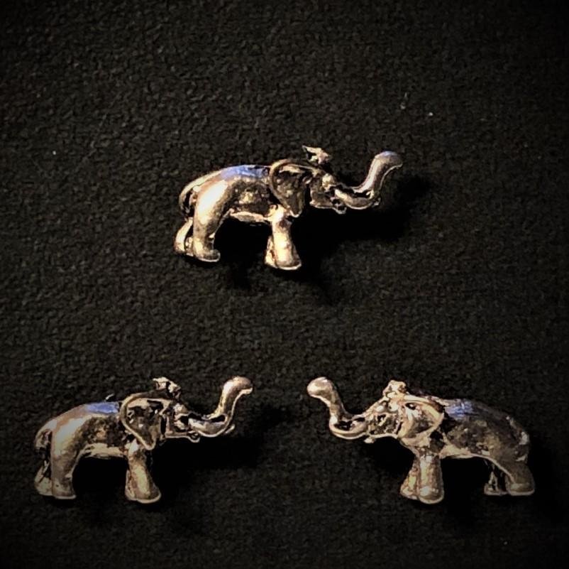 Miniatyr 3 elefanter i metall dockskåp dockhus Skala 1:12 eller Lundby