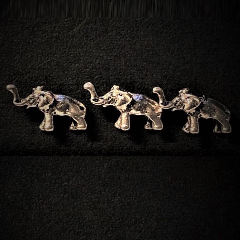 Miniatyr 3 elefanter i metall dockskåp dockhus Skala 1:12 eller Lundby