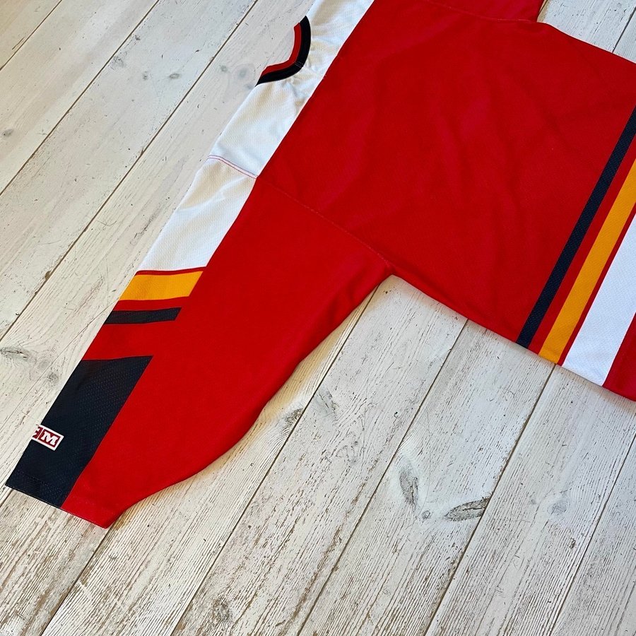 NEW Reebok / CCM NHL Calgary Flames jersey