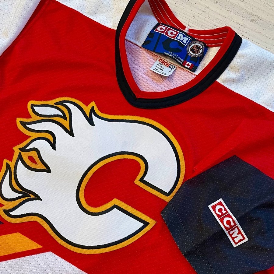 NEW Reebok / CCM NHL Calgary Flames jersey