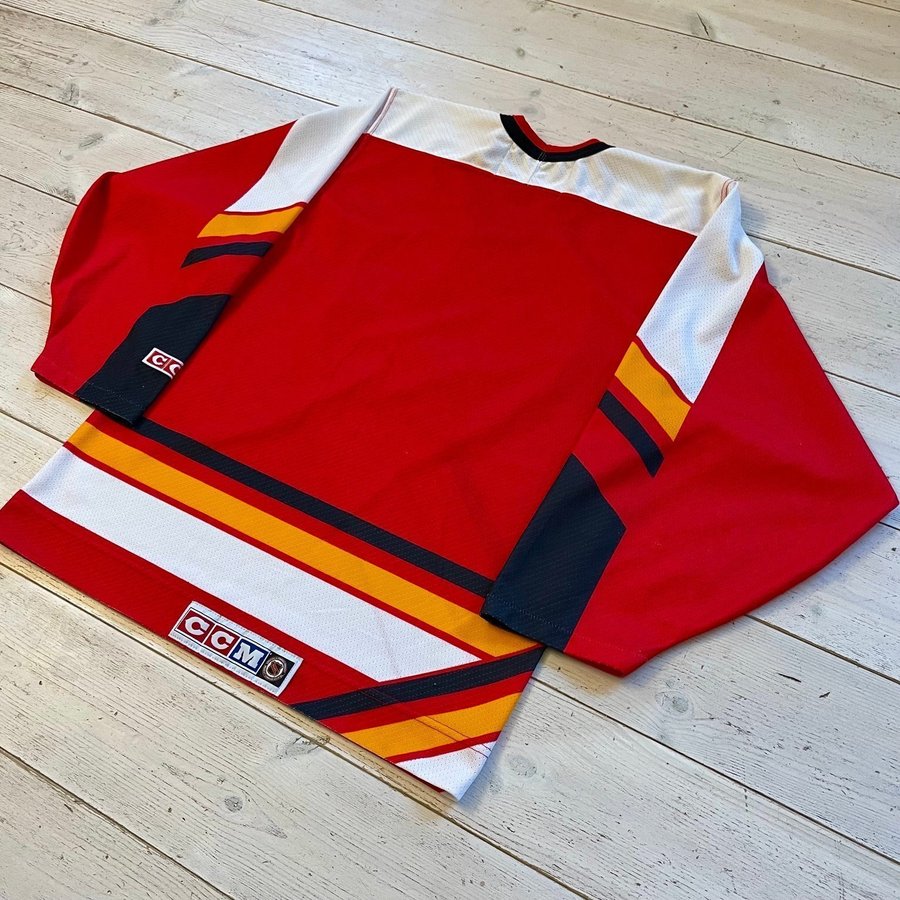 NEW Reebok / CCM NHL Calgary Flames jersey