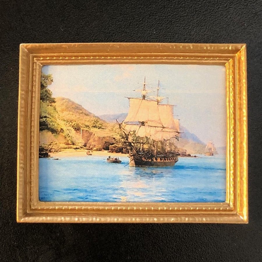 Miniatyr tavla "Pirats Cove" 1925 fartyg skepp dockskåp dockhus 1:12 Lundby