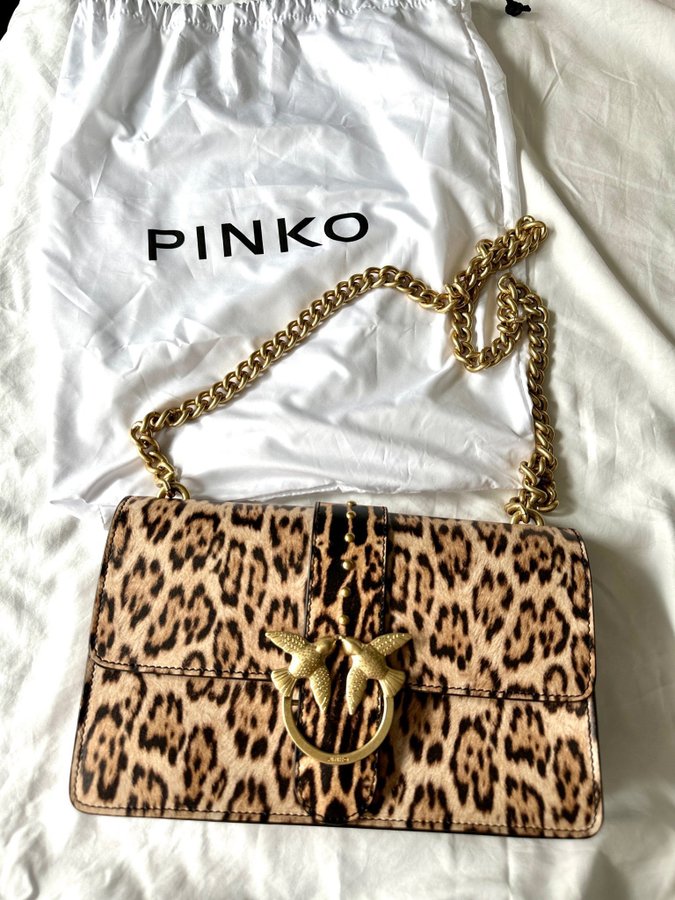 Helt ny Pinko leopard Axelremsväska läder