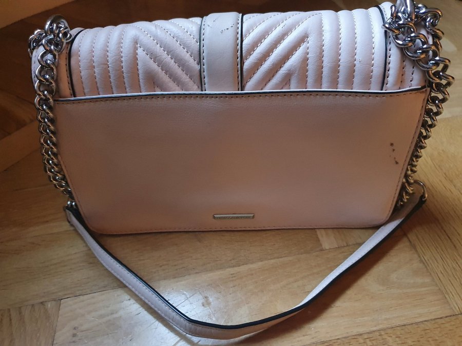 Äkta Rebecca Minkoff geo quilted love crossbody i färgen soft blush