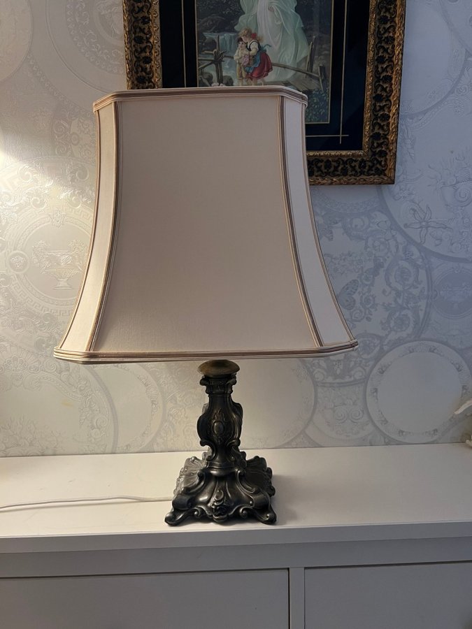Äldre bordslampa / Lampfot med lampskärm Jugend / Bordslampa jugend stil