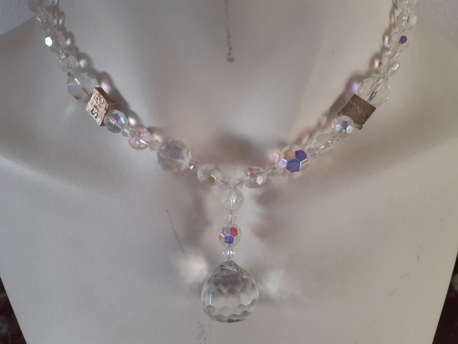 SNÖ of SWEDEN Halsband med Hänge Czech Glas Kristall Halssmycke 53 cm