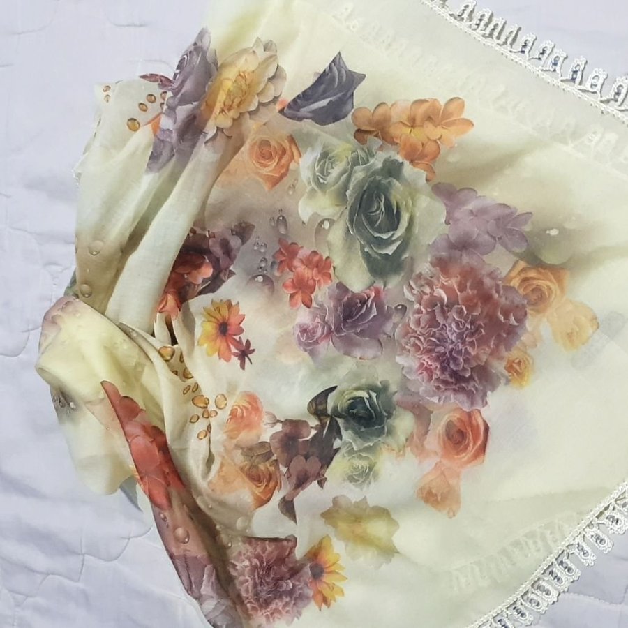 Ultra elegant ljus sjal med blommigt mönster silk ny