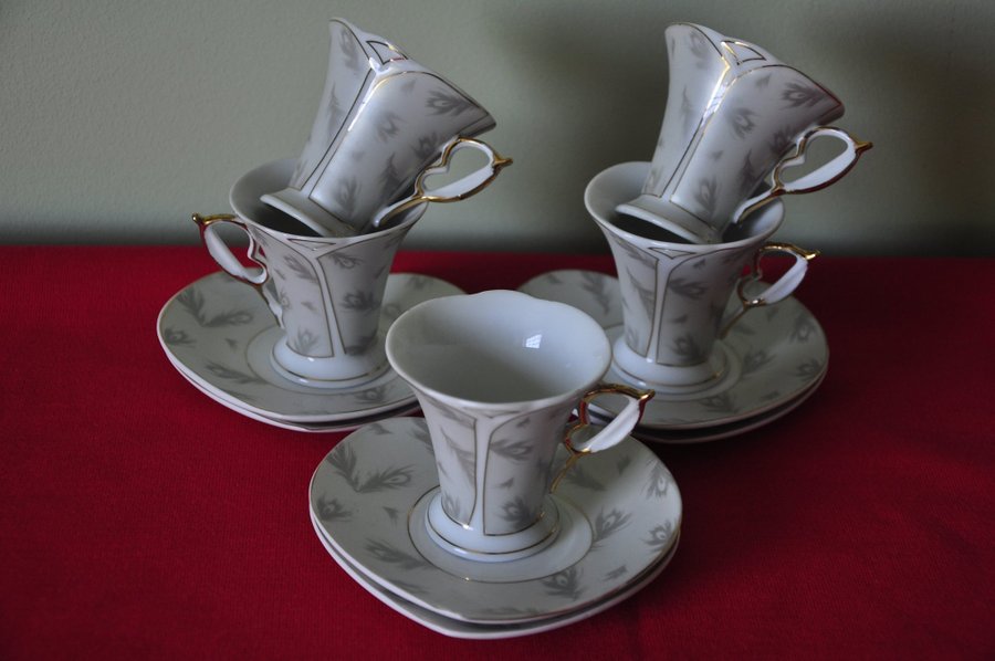 Italian GNA FINE PORCELAINvintage set (5 koppar6 fat)