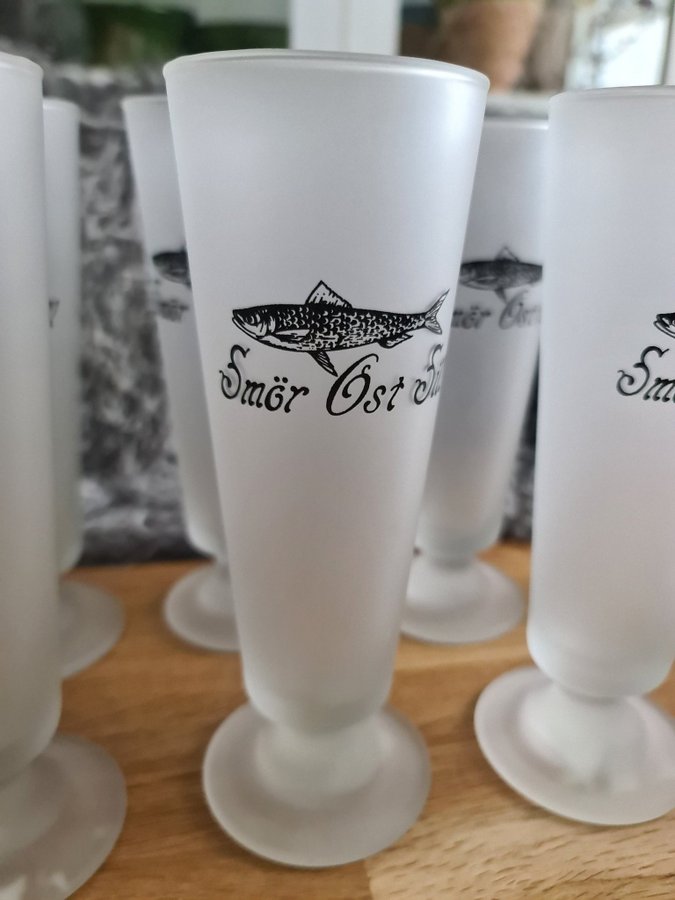 8 st Vintage smör ost sill ölglas öl dricksglas glas frostade