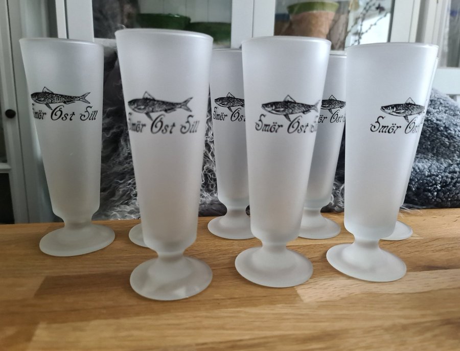 8 st Vintage smör ost sill ölglas öl dricksglas glas frostade