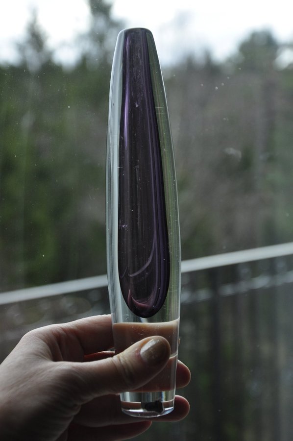 Strömbergshyttan lila glas vasGUNNAR NYLUNDH 22 cm