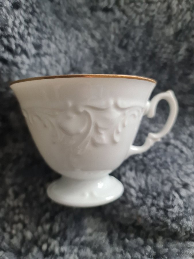 Mycket fin ! 12 st Vintage shabby chic kaffekoppar med fat guldkant polen SÖTA