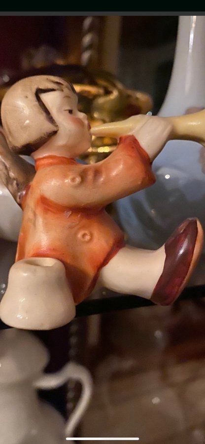 Hummel figurin ljusstake ängel spelande dragspel h 65 cm nyskick