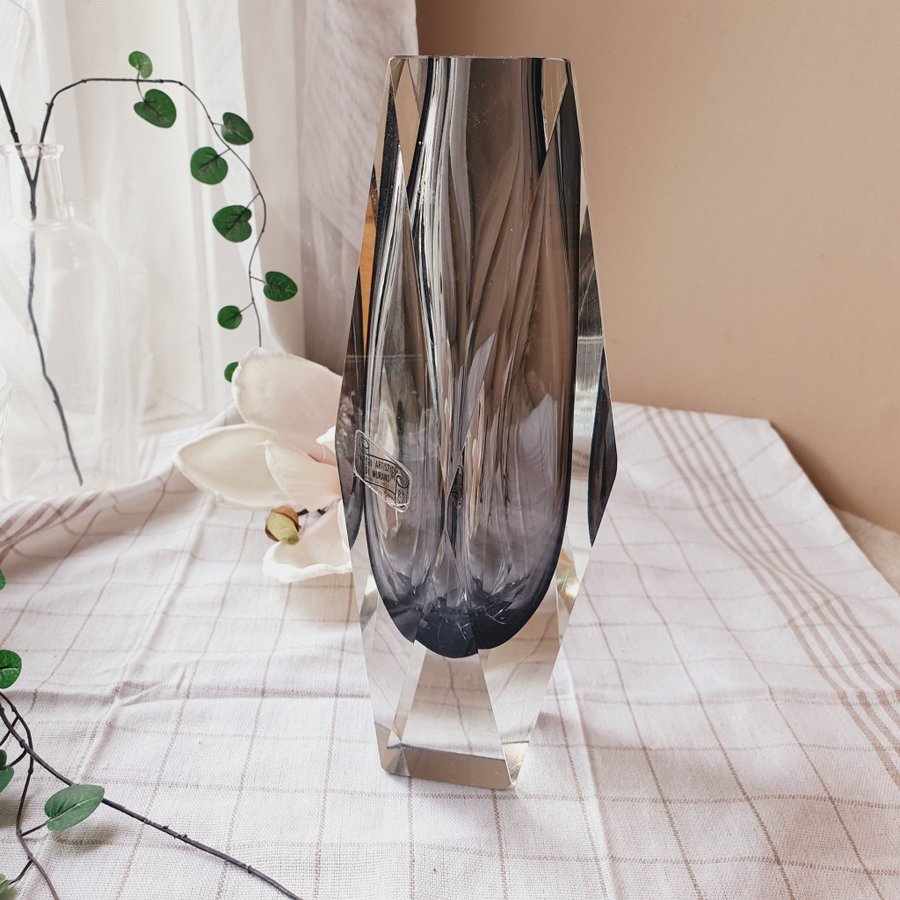 Murano Sommerso ‘Gotham’ Faceted Glass Vase by Mandruzzato vas 1970’s