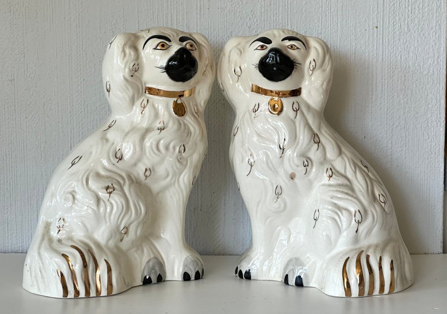 FIGURIN HUND PAR PORSLIN 1950-TAL BESWICK ENGLAND INREDNINGSDETALJ KURIOSA