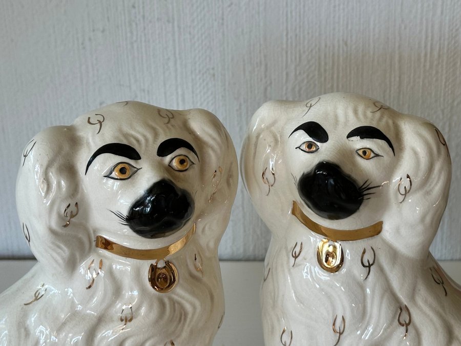 FIGURIN HUND PAR PORSLIN 1950-TAL BESWICK ENGLAND INREDNINGSDETALJ KURIOSA